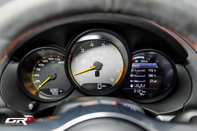2016 Porsche Cayman GT4