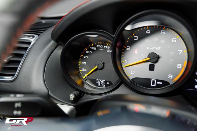 2016 Porsche Cayman GT4