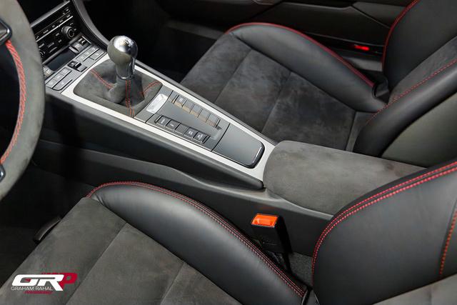 2016 Porsche Cayman GT4