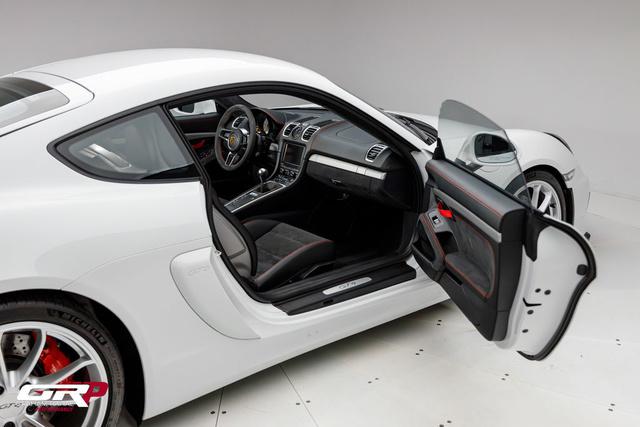2016 Porsche Cayman GT4