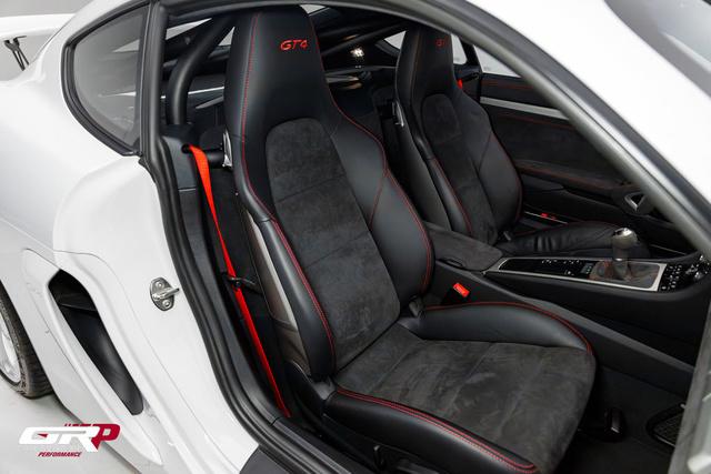 2016 Porsche Cayman GT4