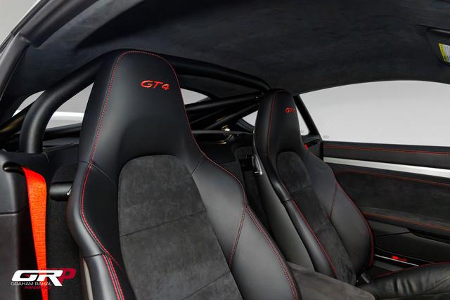 2016 Porsche Cayman GT4