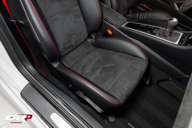 2016 Porsche Cayman GT4