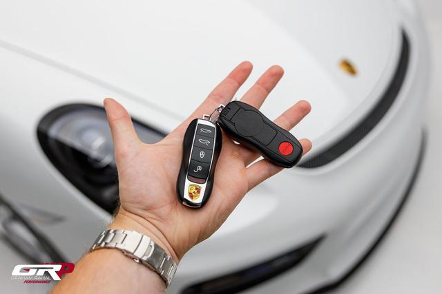 2016 Porsche Cayman GT4