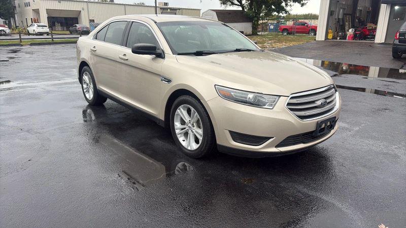 2017 Ford Taurus SE
