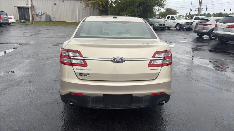 2017 Ford Taurus SE