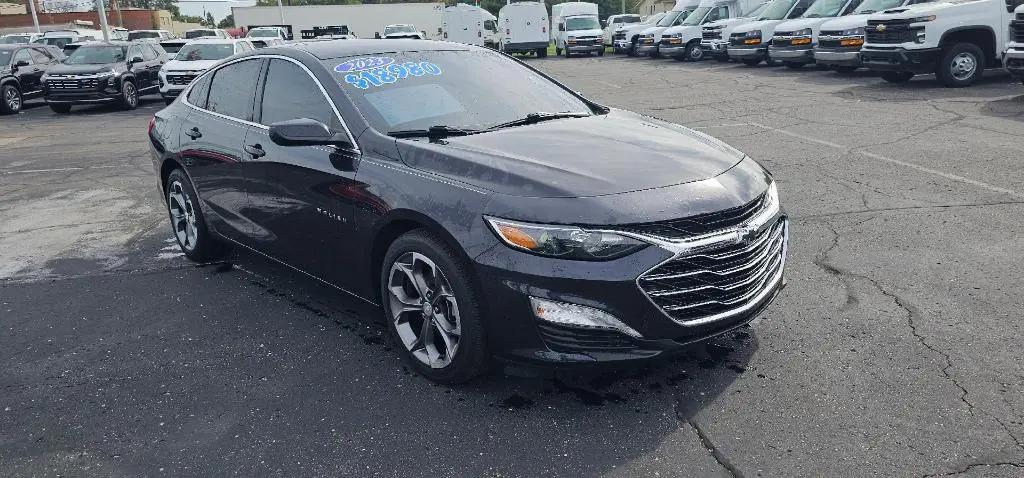 2023 Chevrolet Malibu FWD 1LT for sale in Warren, MI