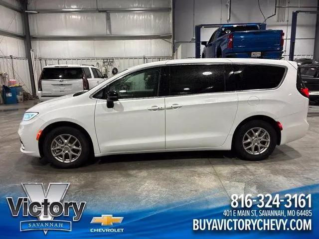 2024 Chrysler Pacifica Touring L for sale in Savannah, MO
