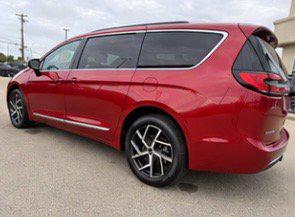 2027 Chrysler Pacifica Pinnacle