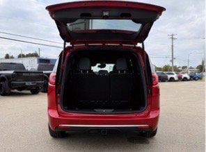 2027 Chrysler Pacifica Pinnacle