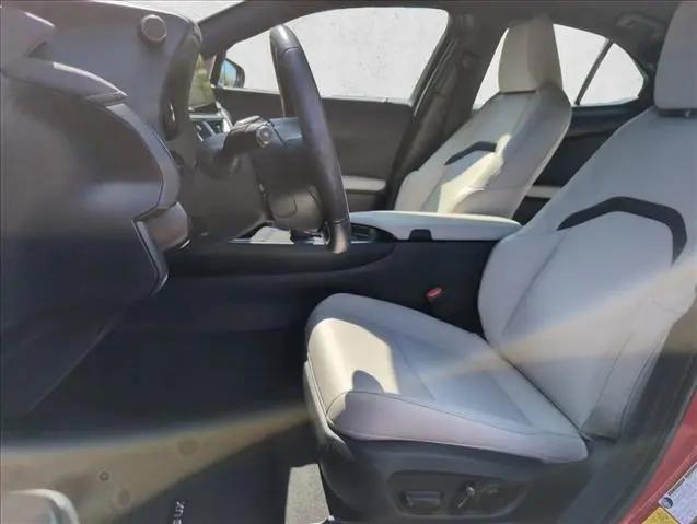 2025 Lexus 300 UX 300h