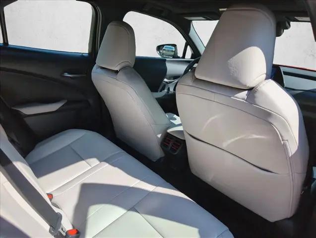 2025 Lexus 300 UX 300h
