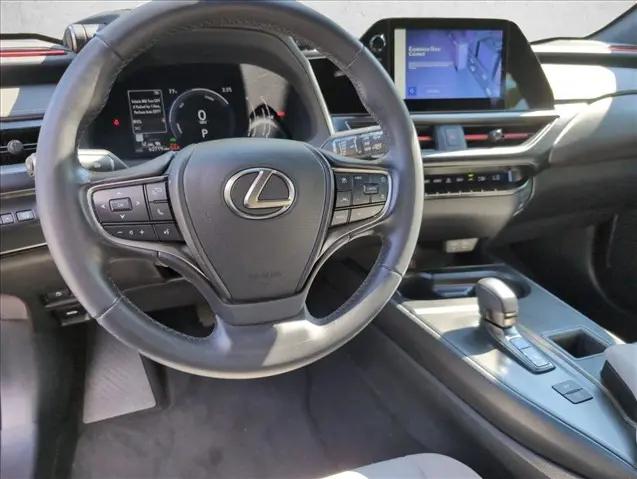 2025 Lexus 300 UX 300h