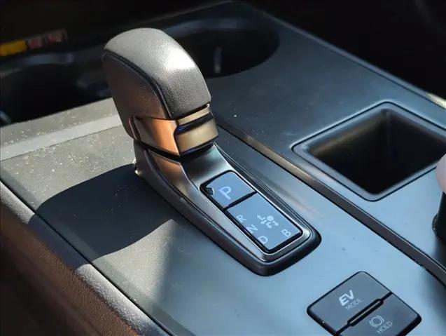 2025 Lexus 300 UX 300h