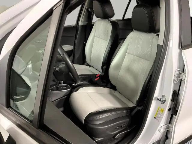 2021 Chevrolet Trax FWD LT