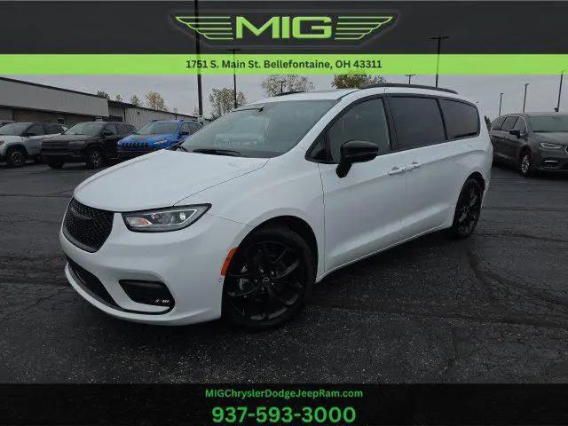 2025 Chrysler Pacifica Limited for sale in Bellefontaine, OH