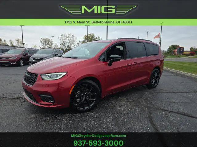 2025 Chrysler Pacifica Limited for sale in Bellefontaine, OH