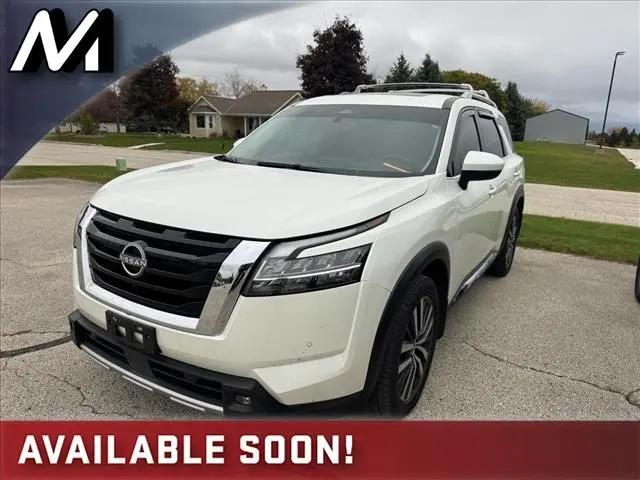 2022 Nissan Pathfinder Platinum 4WD for sale in Plymouth, WI