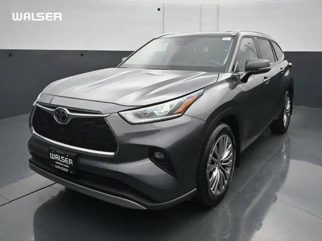 2021 Toyota Highlander Platinum for sale in Burnsville, MN