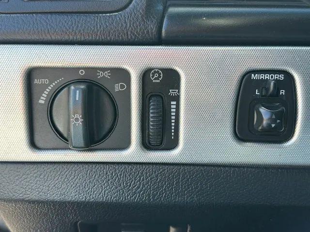 2005 Ford Thunderbird Deluxe