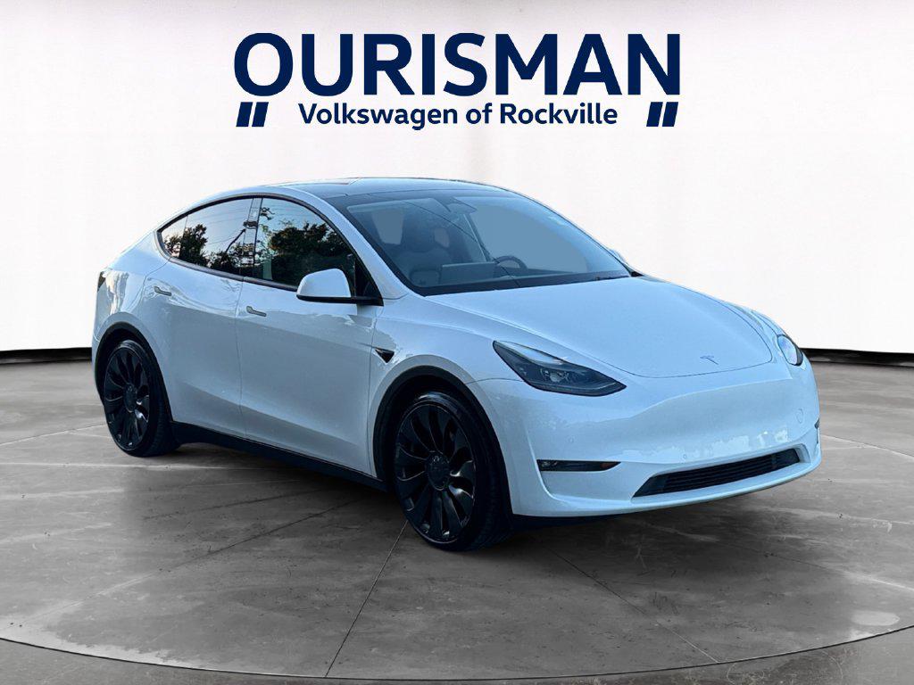 /2022 Tesla Model-Y