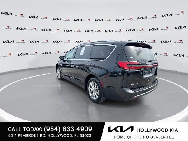 2021 Chrysler Pacifica Touring L