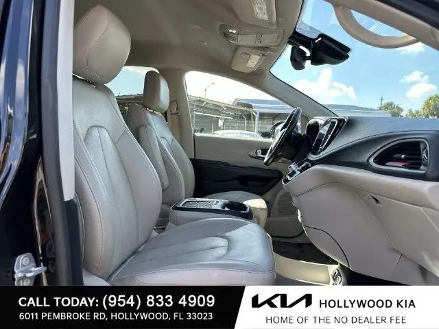 2021 Chrysler Pacifica Touring L