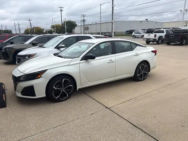 2023 Nissan Altima SR Intelligent AWD for sale in Lafayette, IN