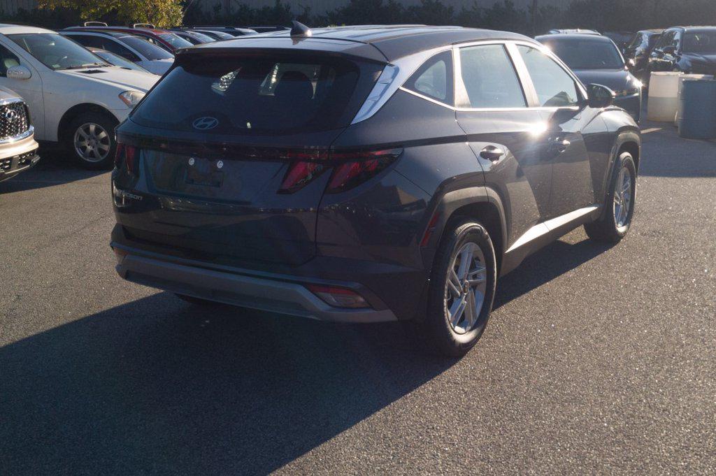 New 2026 Gray Hyundai SE FWD image 5