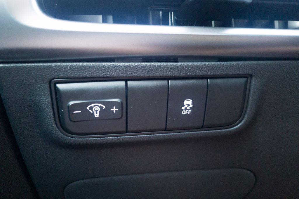 New 2026 Gray Hyundai SE FWD image 30