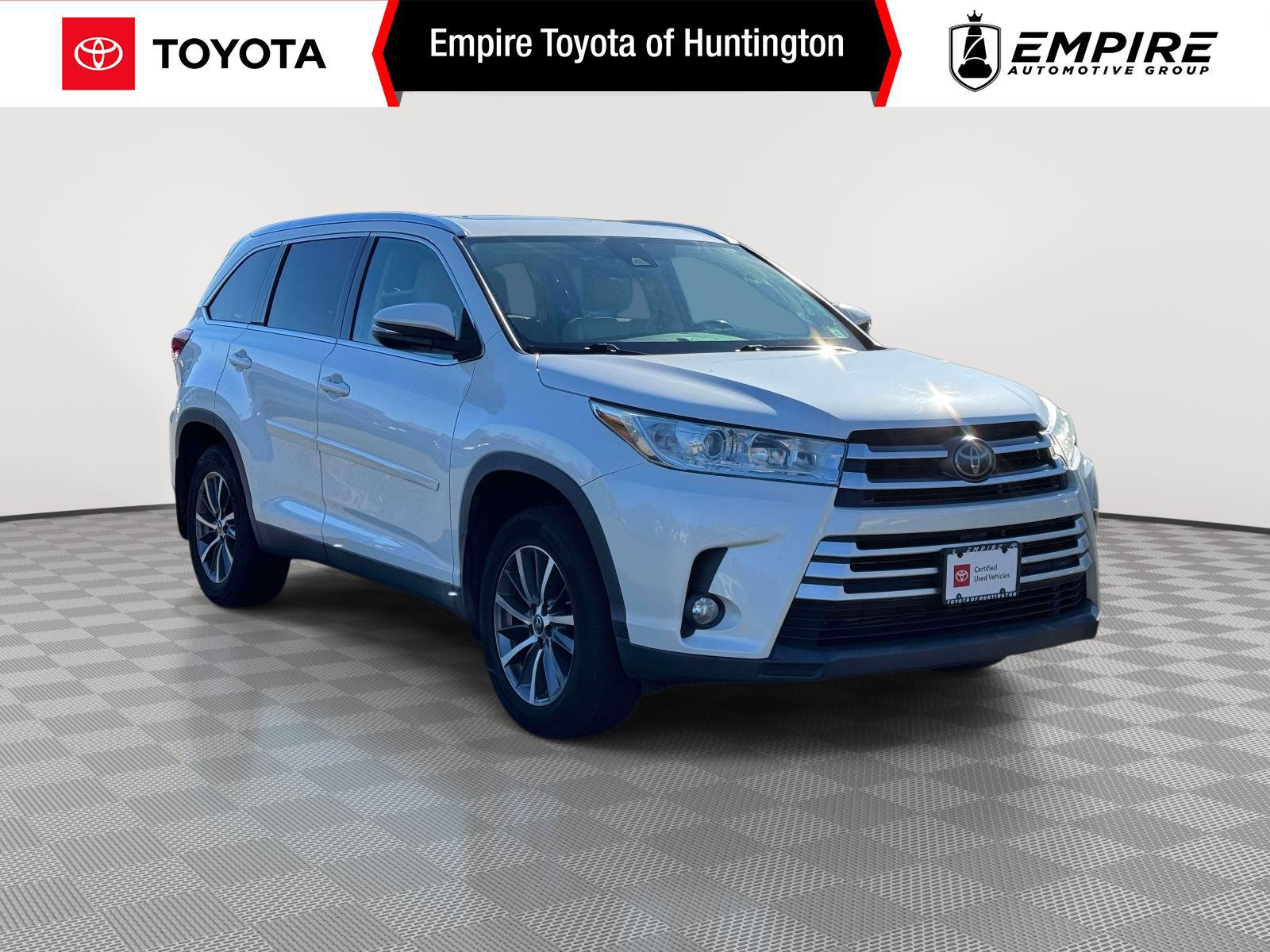 White (Blizzard Pearl) 2019 Toyota Highlander SUV / Crossover All-Wheel Drive Automatic