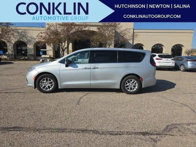 2024 Chrysler Pacifica Touring L for sale in SALINA, KS