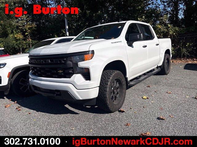 2022 Chevrolet Silverado 1500 4WD Crew Cab Short Bed Custom 2022 Chevrolet Silverado 1500 4WD Crew Cab Short Bed Custom