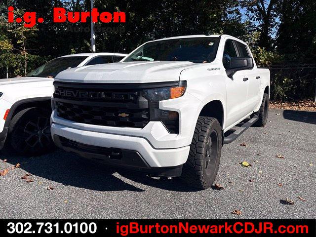2022 Chevrolet Silverado 1500 4WD Crew Cab Short Bed Custom 2022 Chevrolet Silverado 1500 4WD Crew Cab Short Bed Custom