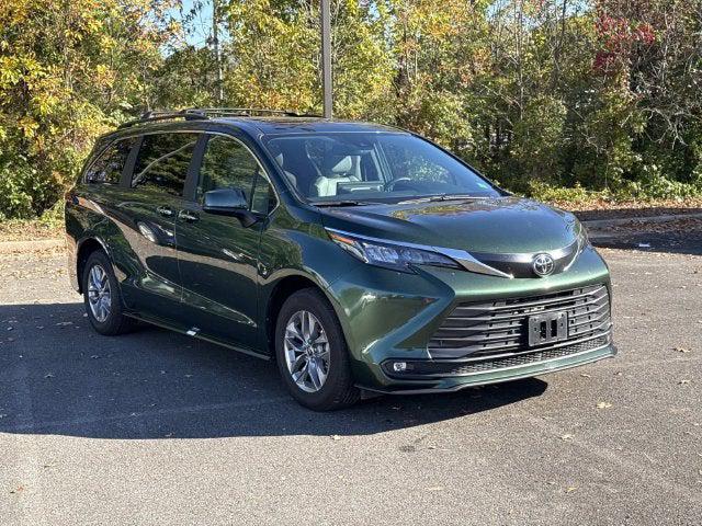 2026 Toyota Sienna XLE 8 Passenger 2026 Toyota Sienna XLE 8 Passenger