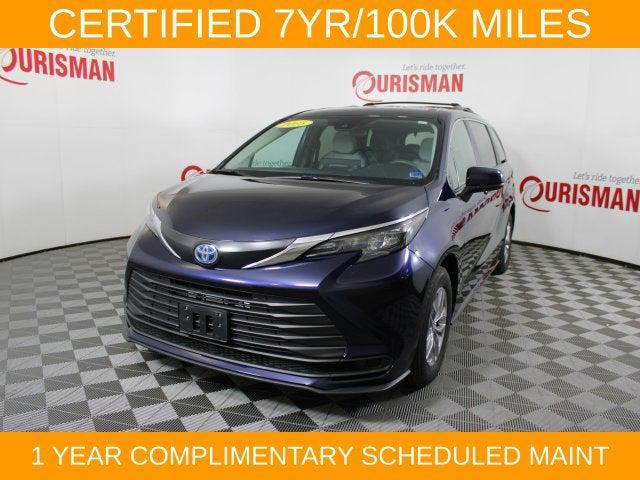 2025 Toyota Sienna LE