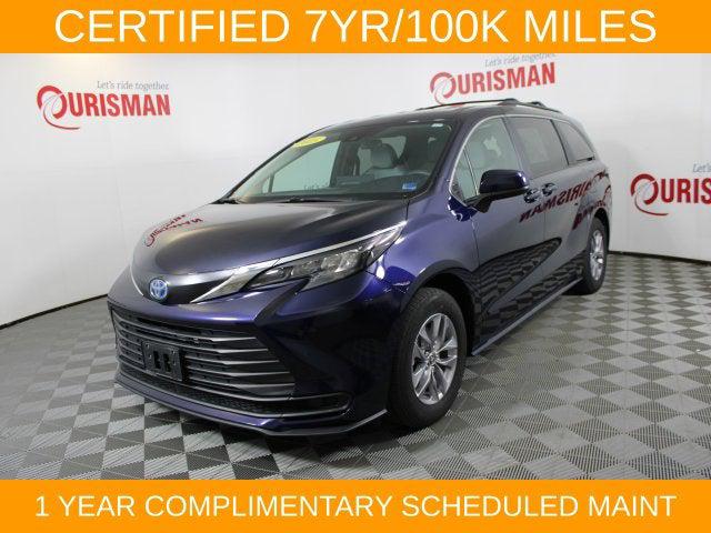 2025 Toyota Sienna LE