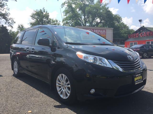 2014 Toyota Sienna XLE 7-Passenger Auto Access Seat