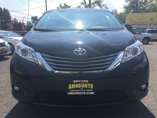 2014 Toyota Sienna XLE 7-Passenger Auto Access Seat