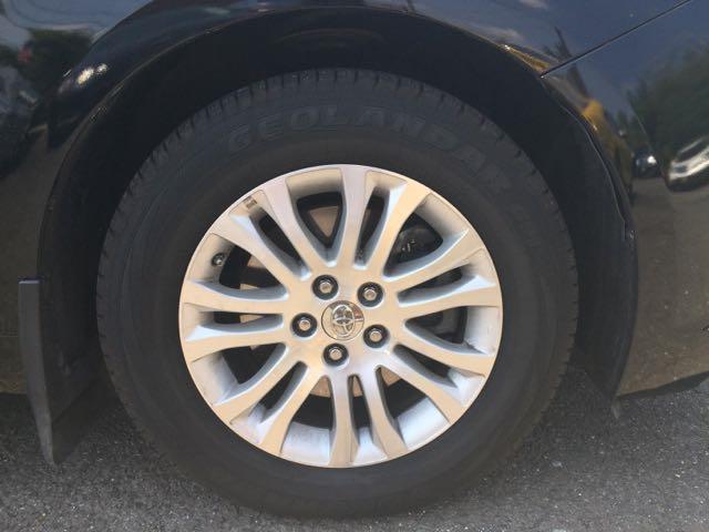 2014 Toyota Sienna XLE 7-Passenger Auto Access Seat