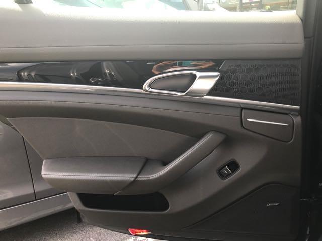 2014 Porsche Panamera 4dr HB
