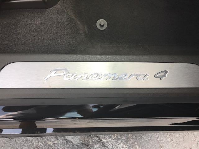 2014 Porsche Panamera 4dr HB