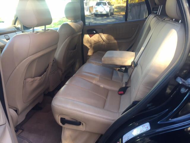 2000 Mercedes-Benz M-Class 4dr AWD 3.2L