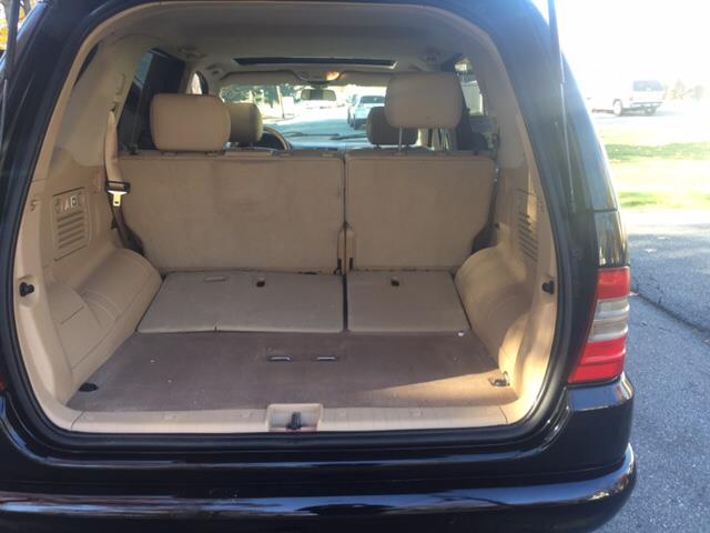 2000 Mercedes-Benz M-Class 4dr AWD 3.2L