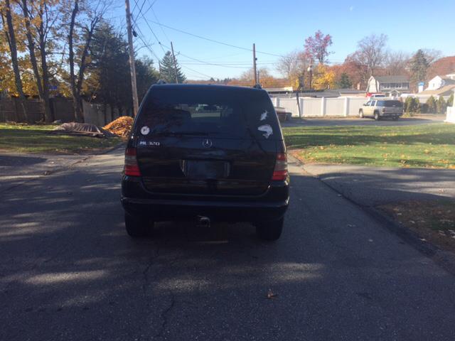 2000 Mercedes-Benz M-Class 4dr AWD 3.2L