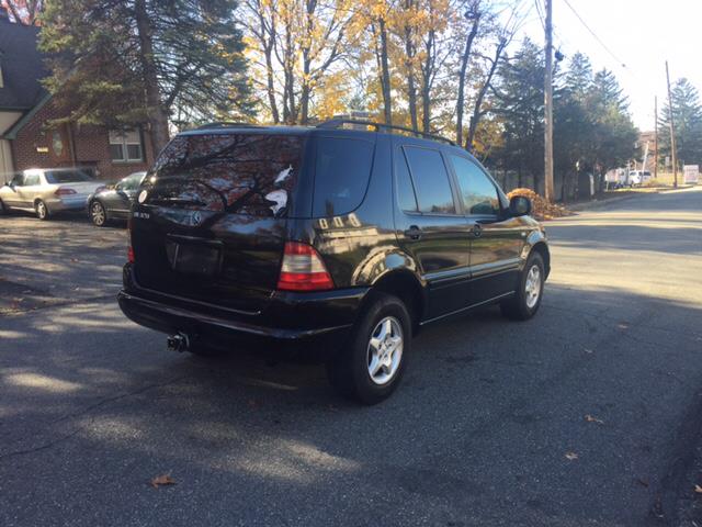 2000 Mercedes-Benz M-Class 4dr AWD 3.2L