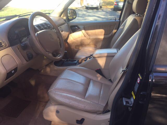 2000 Mercedes-Benz M-Class 4dr AWD 3.2L