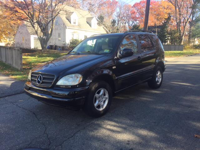 2000 Mercedes-Benz M-Class 4dr AWD 3.2L