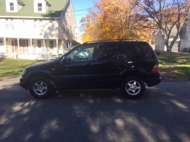 2000 Mercedes-Benz M-Class 4dr AWD 3.2L