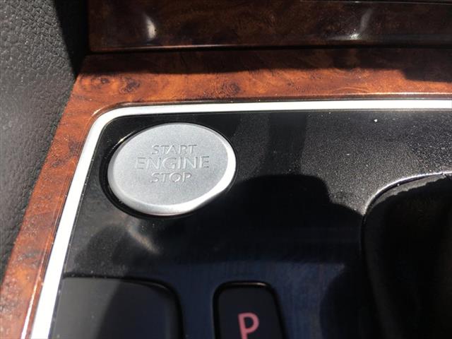 2013 Volkswagen Passat SEL Premium